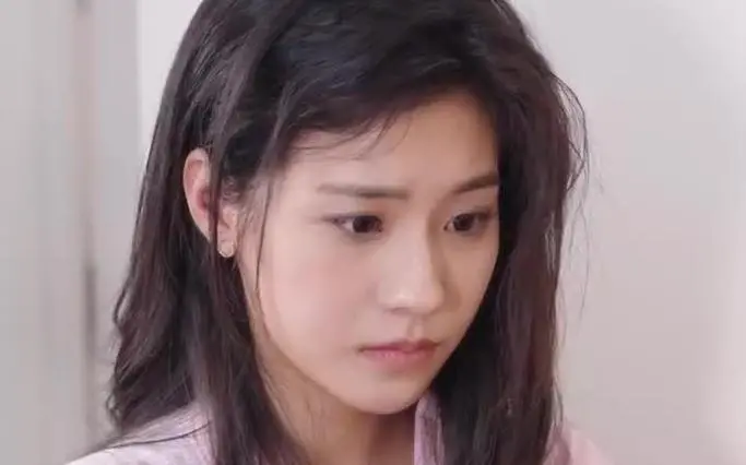 《网恋老公是冰山上司》：甜宠浪漫还是职场博弈？当冰山总裁遇上网络甜心，一场身份错位的爱情冒险启程！